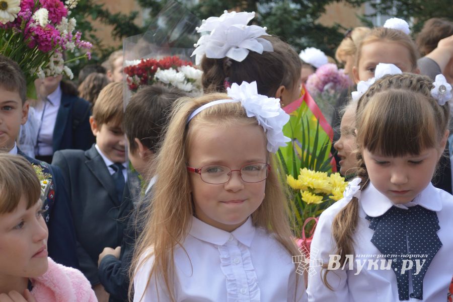 День знаний в Великих Луках (ФОТО)