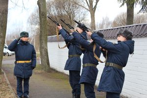 Родственники погибших солдат приняли участие в возложении цветов в Великих Луках