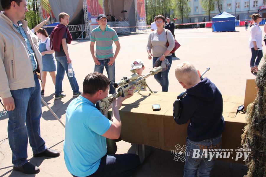 Великолучане отпраздновали День победы (ФОТО)