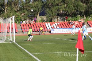 В Великих Луках состоялся матч Первенства СЗФО по футболу между командами «Луки-Энергия» и «Химик»