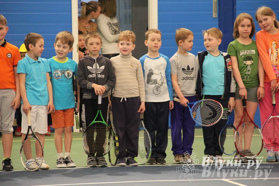 В СК «Ника» проходит открытый городской турнир по большому теннису (фото)
