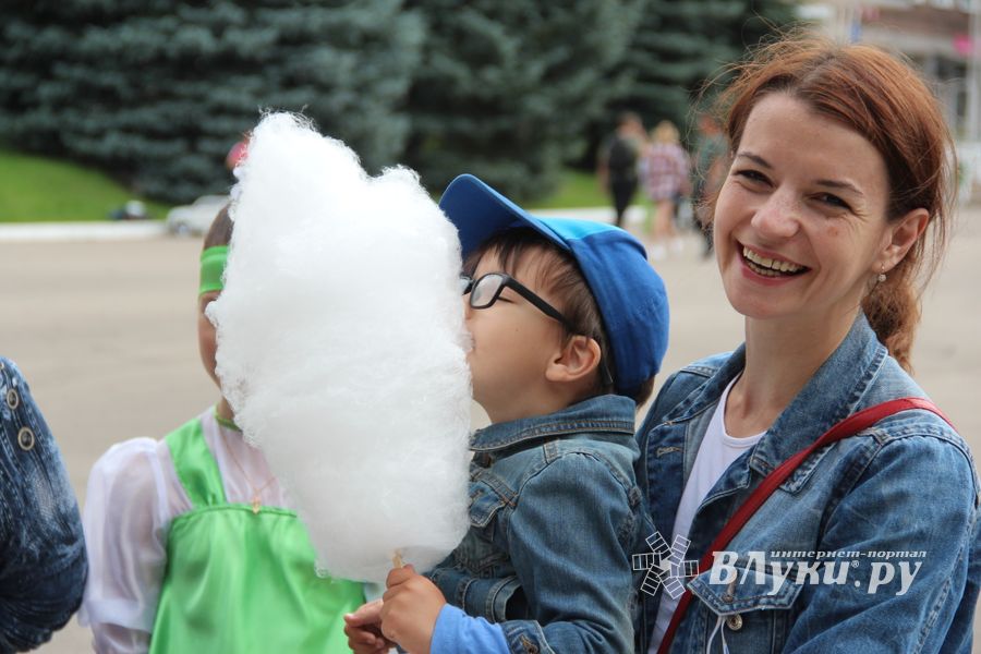 Великолучане празднуют День города (ФОТО)