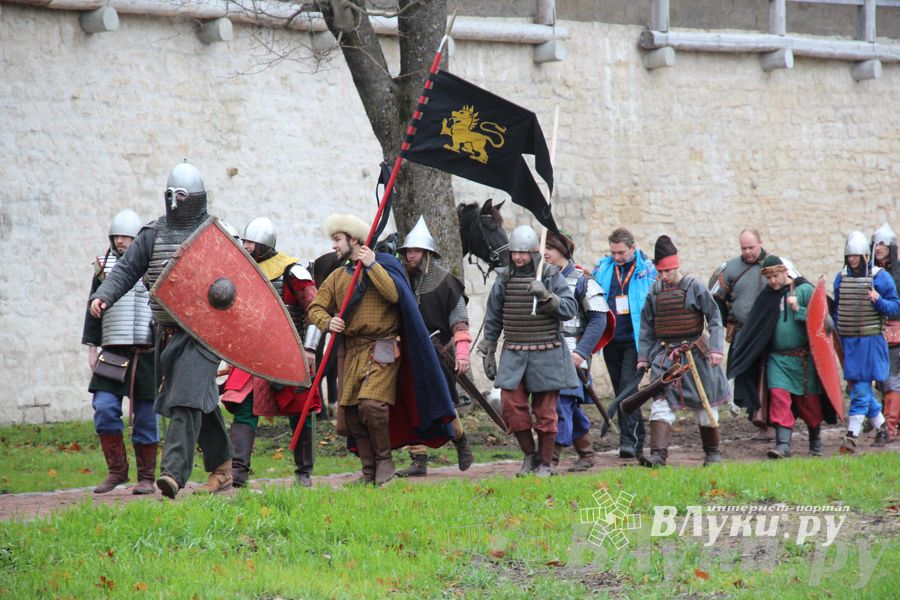 Эстафета Олимпийского огня в Изборске и Пскове