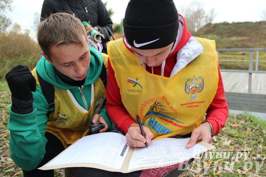 Легкоатлетический осенний кросс прошел в Великих Луках (фото)