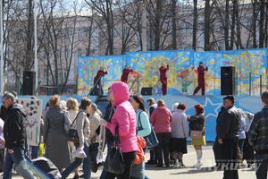 Универсальная торговая ярмарка «Весна-2015» прошла в Великих Луках (фото)