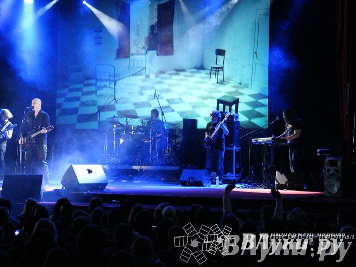В Великих Луках состоялся концерт Дениса Майданова