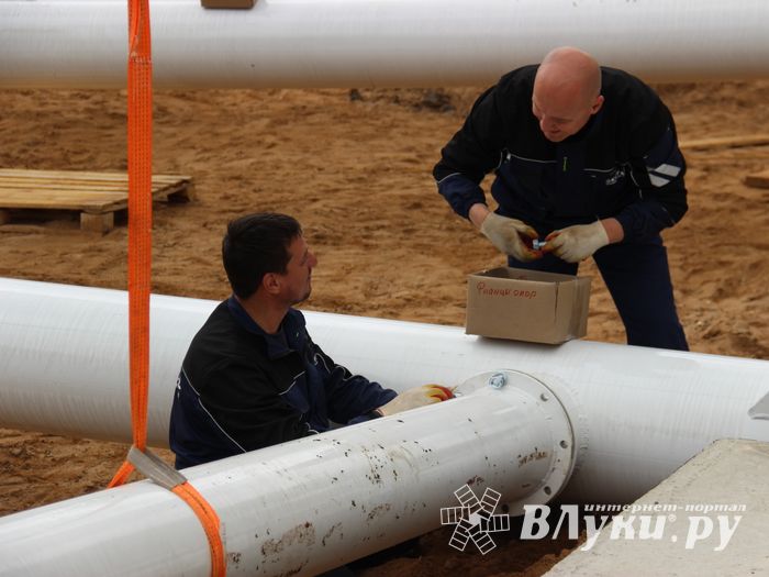 Колесу обозрения делают ноги (ФОТО)