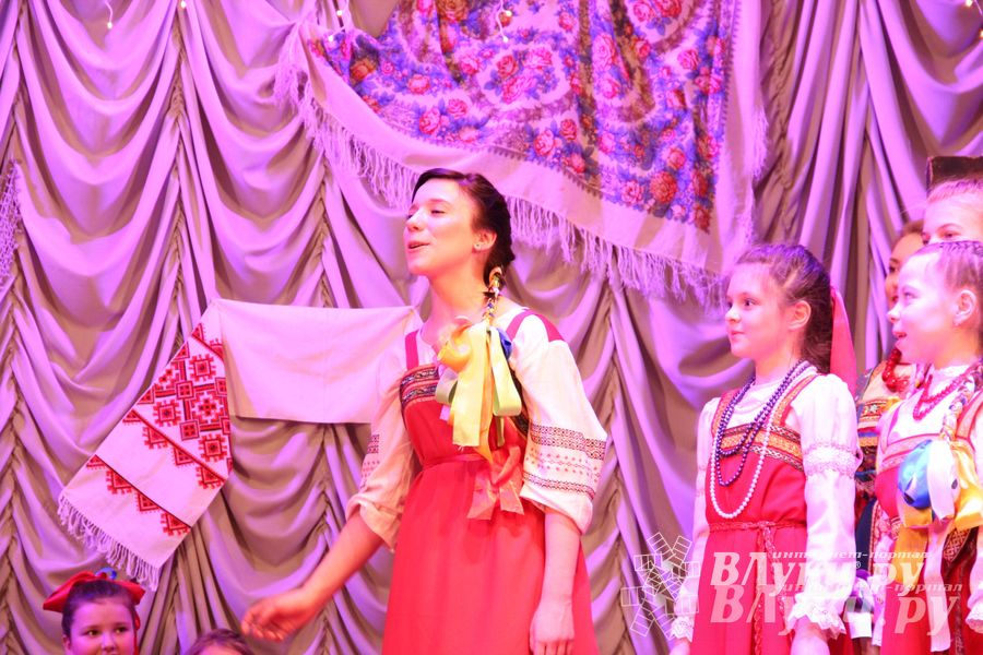  Рождественский концерт ансамбля «Заряница» прошел в Великих Луках (фото)