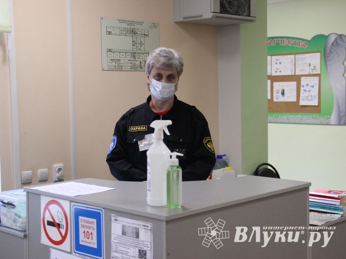 Великолукские школы готовы к атаке COVID-19