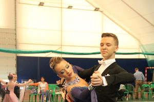 В Великих Луках прошел турнир по спортивным бальным танцам (ФОТО)