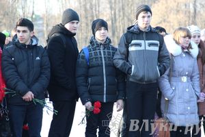 90-летие со дня рождения Александра Матросова. Митинг и возложение цветов к памятнику