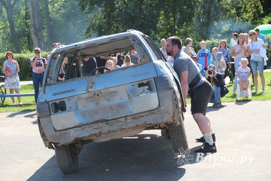 Большой спортивный праздник в Великих Луках (ФОТО)