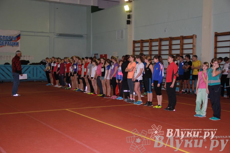 В Великих Луках прошли соревнования по легкой атлетике (фото)