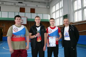 В соревнованиях по армрестлингу победили дети