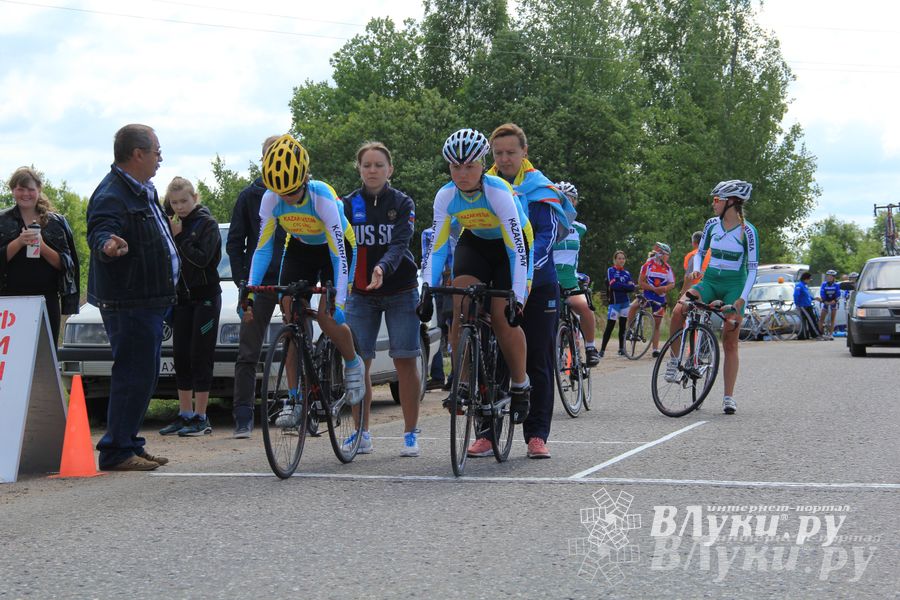 ВЛуки.ру: Состоялся Чемпионат и Первенство России среди девушек по велоспорту в парной гонке.