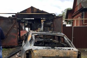 В Великих Луках горел гараж (ФОТО)