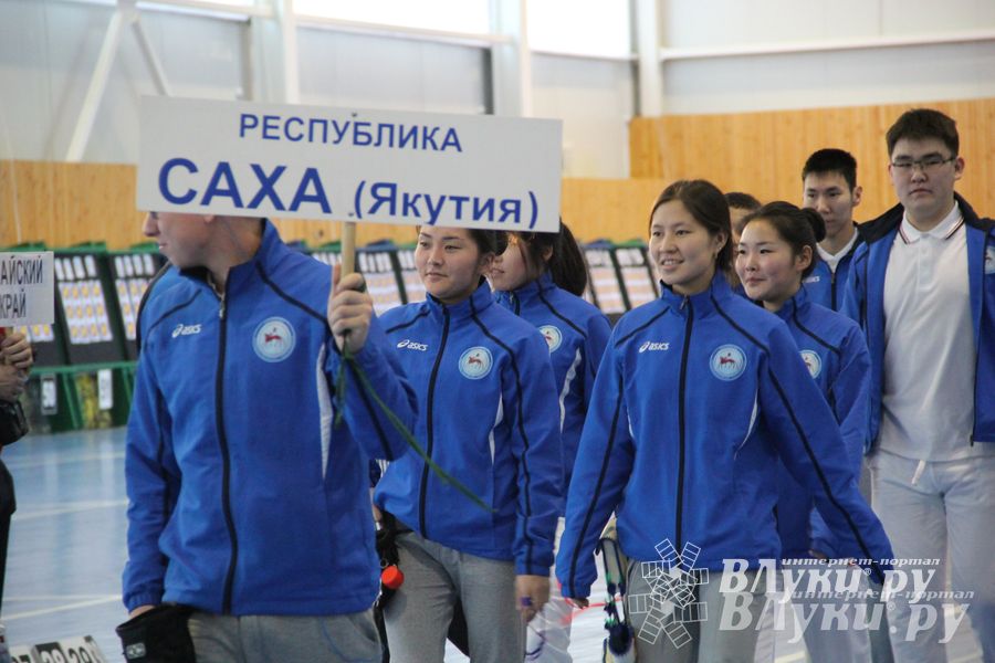 В Великих Луках состоялось открытие Чемпионата России по стрельбе из блочного и классического лука (фото)