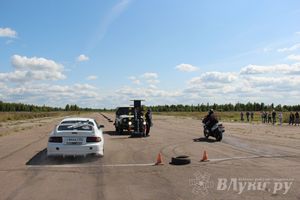 Под Великими Луками прошел второй этап Чемпионата по Drag Racing (фото)