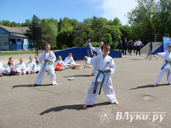 Спецназ «разгромил» на Дятлинке «банду»