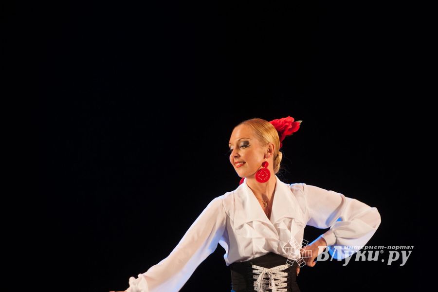 В великих Луках выступил московский коллектив фламенко