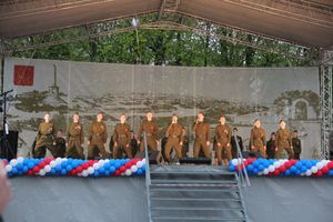 В Великих Луках прогремел праздничный салют в честь Дня Победы (ФОТО)