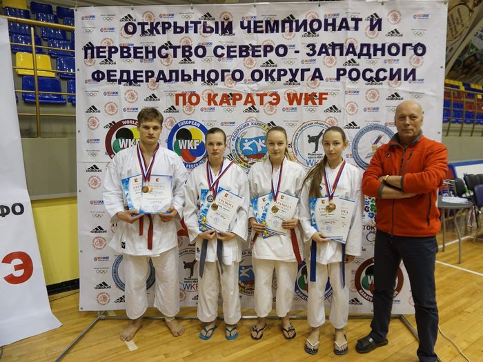 Великолучане привезли медали с Первенства и Чемпионата СЗФО России по каратэ (ФОТО)