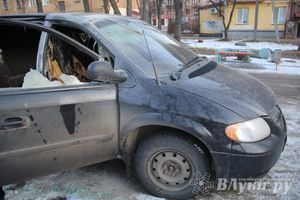 В Великих Луках подожгли автомобиль (фото)