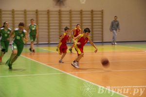 Интересный баскетбольный матч прошел в Великих Луках (фото)