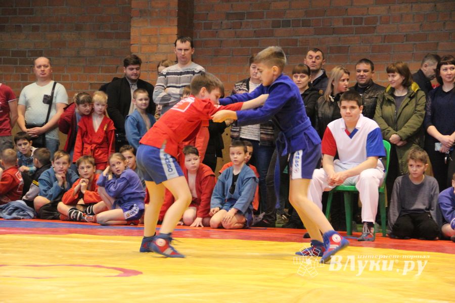 В Великих Луках прошли соревнования, посвященные памяти героев 6-й роты (ФОТО)