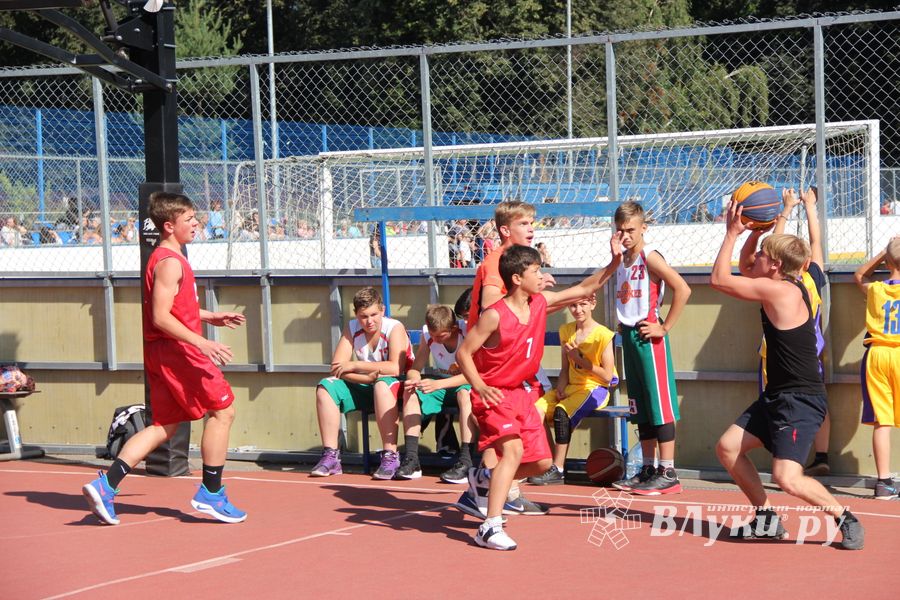 Большой спортивный праздник в Великих Луках (ФОТО)