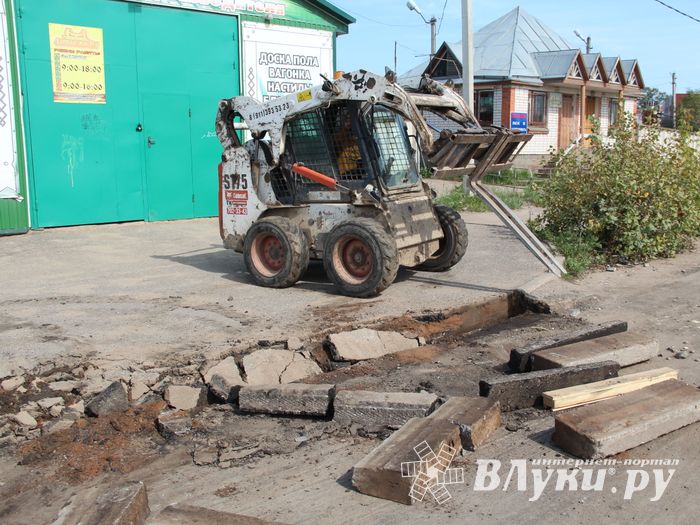 Улицу Дьяконова расширяют (ФОТО)