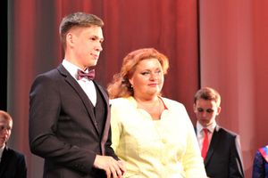 Великолукским выпускникам вручили медали «За особые успехи в учении» (ФОТО)