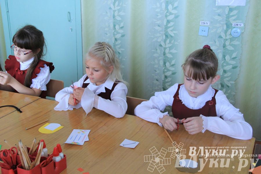 Великолукских лицеистов посвятили в «Маленькие мастера»