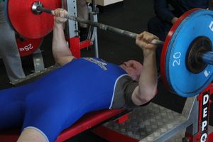 В Великих Луках состоялись Чемпионат и Первенство Псковской области по жиму штанги лежа (ФОТО)