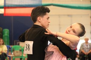 В Великих Луках прошел турнир по спортивным бальным танцам (ФОТО)