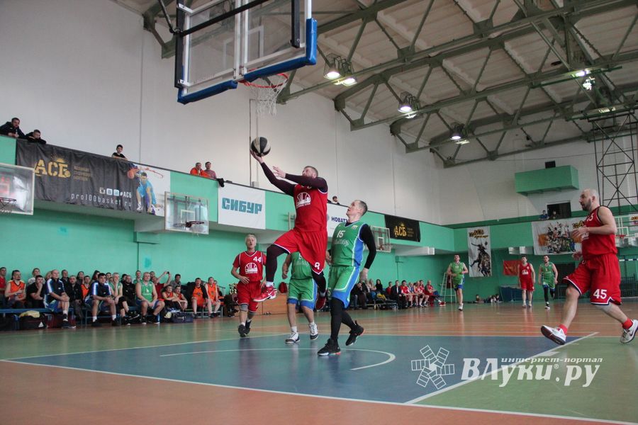 Великолучане — серебряные призеры межрегионального турнира ветеранов баскетбола (ФОТО)