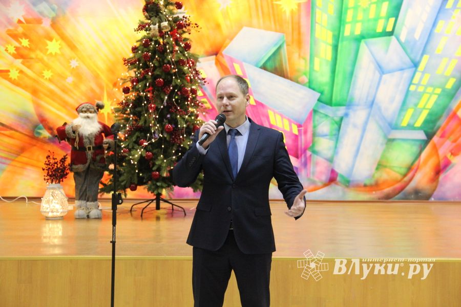 В Великих Луках открылась 10-я универсальная выставка (ФОТО)