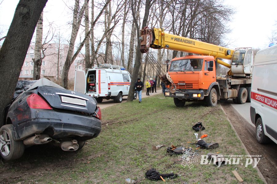 Молодого мужчину с места ДТП на пр-те Гагарина увезла скорая (ФОТО, ВИДЕО)