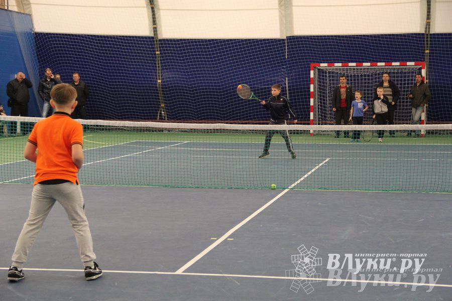 В Великих Луках прошло Первенство по большому теннису (фото)