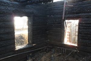В Невеле сгорел дом из-за неисправной проводки (фото)