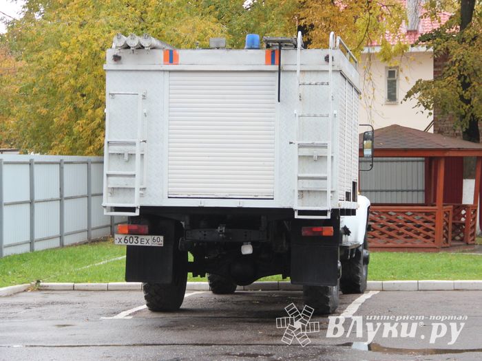 Великолукских школьников познакомили со спасательной техникой (ФОТО)