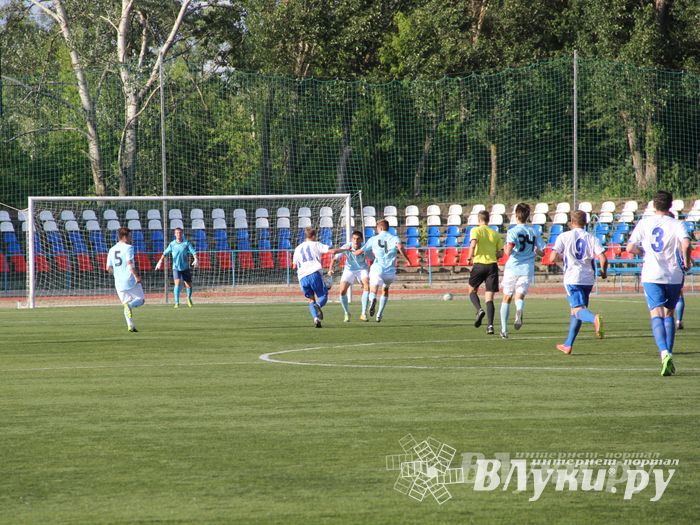 В Великих Луках состоялся матч Первенства СЗФО по футболу между командами «Луки-Энергия» и «Химик»