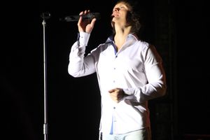 В Великих Луках состоялся концерт Артура (фото)