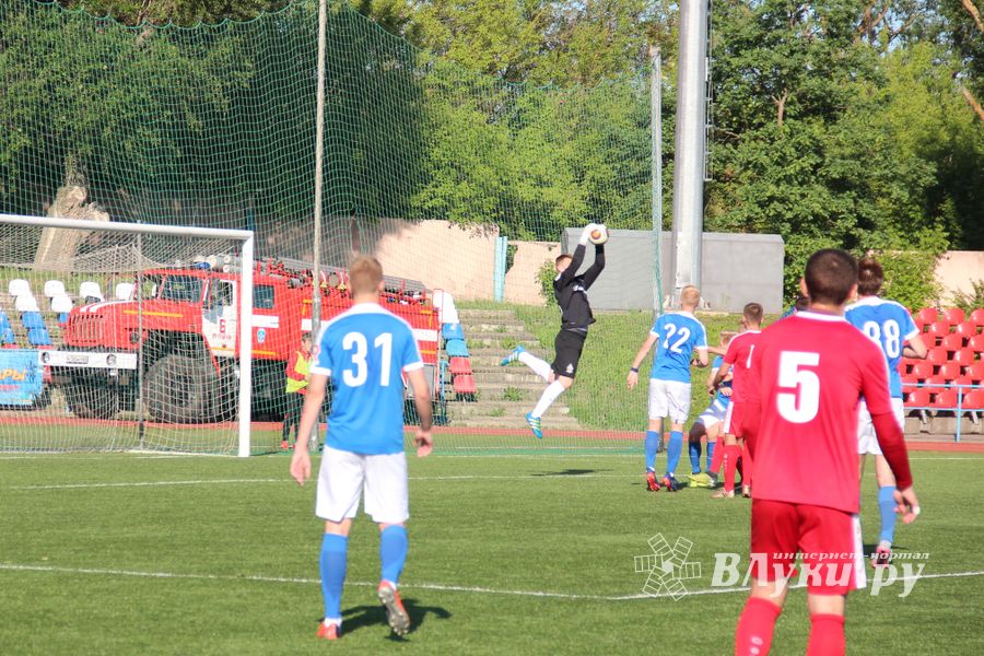 Великолучане проиграли последний домашний матч дебютного сезона (ФОТО)