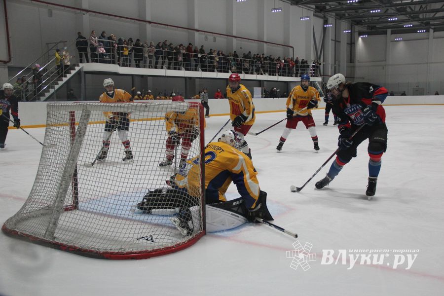 ХК «Экспресс» разгромил «Юниоров» (ФОТО)
