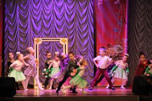 В Великих Луках прошёл «Танцевальный круговорот» для самых юных танцоров (ФОТО)