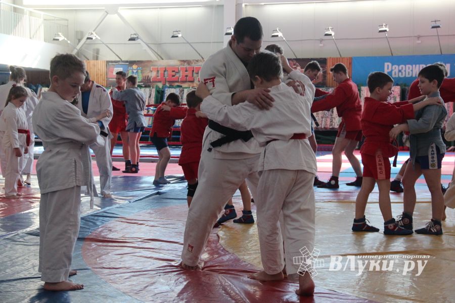 Сергей Фомин провёл мастер-классс для великолукских дзюдоистов (ФОТО)