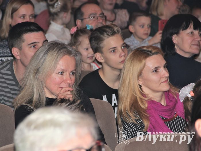 В ГДК им. Ленина встречают Новый год (ФОТО)