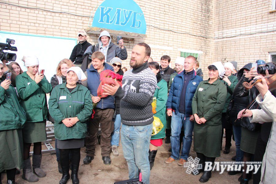 Сегодня в широкий прокат выходит мелодрама «Жги!», на съёмкох которой, в Невельской колонии, побывали ВЛуки.ру (ВИДЕО, ФОТО)