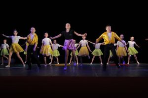 Великие Луки встретили День танца (ФОТО)